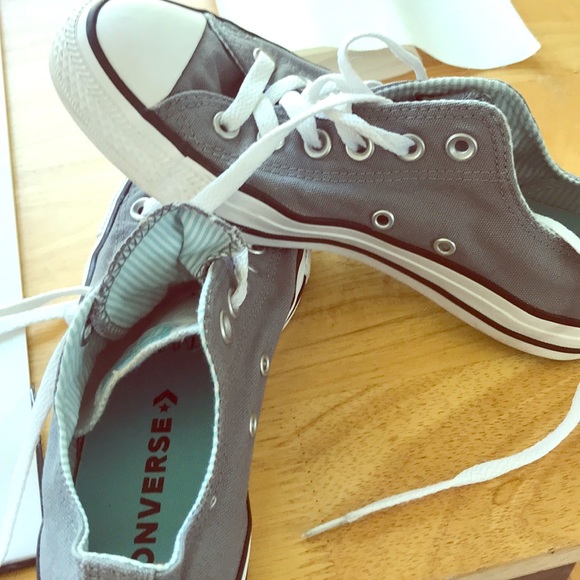 Converse Shoes - Converse low tops Converse Shoes - Converse low tops